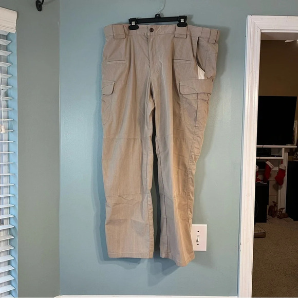 5.11 Tactical men’s tan cargo pants 40x30 - Picture 1 of 9